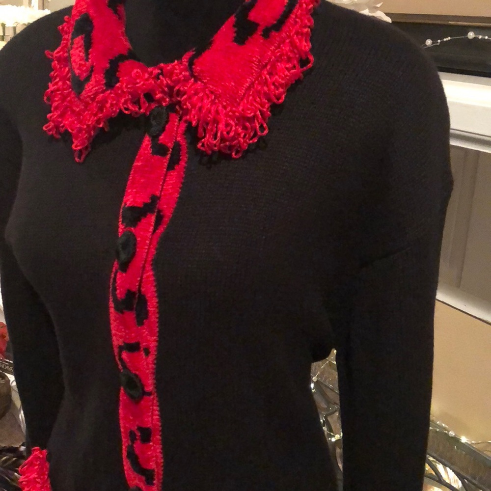Gorgeous sweater - Picture 3 of 8